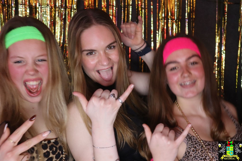 ../Images/Jeugd Opwarmbal Photobooth 122.jpg